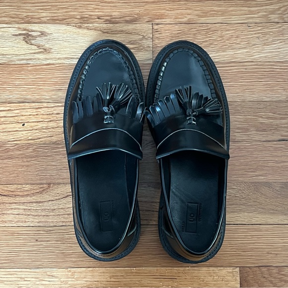 COPY - Urban Outfitters Carter Tassel Leather Loafers!! - Picture 1 of 5